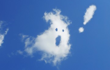 青空にびっくりした雲